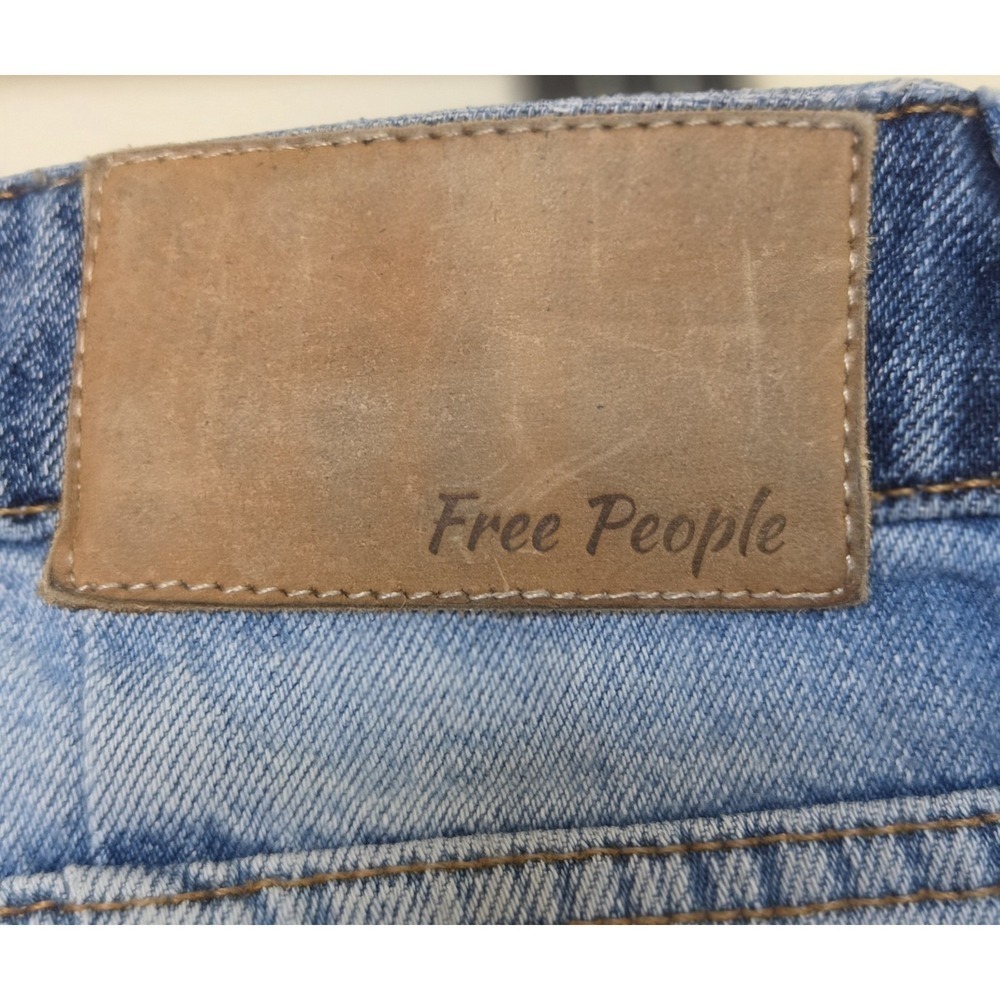 FREE PEOPLE Women's Two-Tone Jeans Distressed Sz 26 Excellent Used Condition - Picture 4 of 4